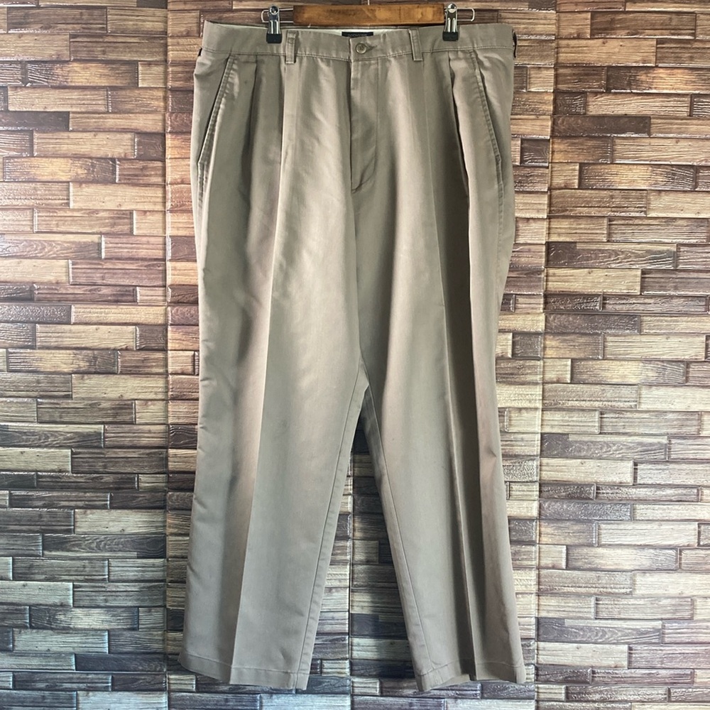Mens EUC Dockers Individual Fit 38x29 Stain Defender Dark Tan Pants